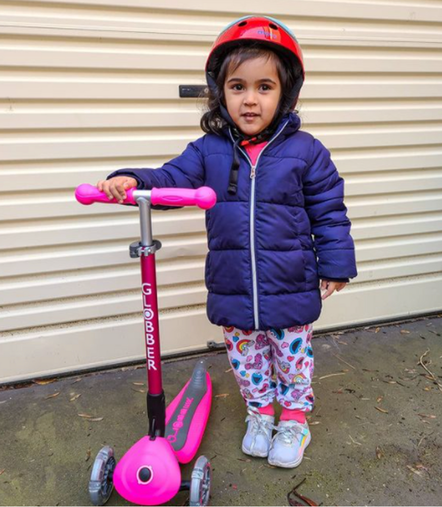 Globber primo foldable discount lights pink scooter
